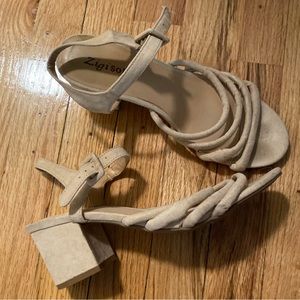 👡💓👀Zigisoho Strappy Cream Heels SIZE 7.5/8